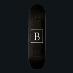 Skateboard Monogramme classique simple | Texte noir et blanc<br><div class="desc">Minimal et classe.</div>