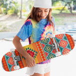 Skateboard Monogramme Coloré Motif tribal Ethnic Custom<br><div class="desc">Monogram Colorful Tribal Motif Ethnic Custom Skateboard présente votre monogramme personnalisé en typographie moderne sur un motif tribal coloré en orange, bleu, vert, rouge et jaune. Personnalisez en modifiant le texte dans la zone de texte fournie. Offrez un cadeau sur mesure, un skateboard personnalisé à votre skateboarder préféré pour Noël,...</div>