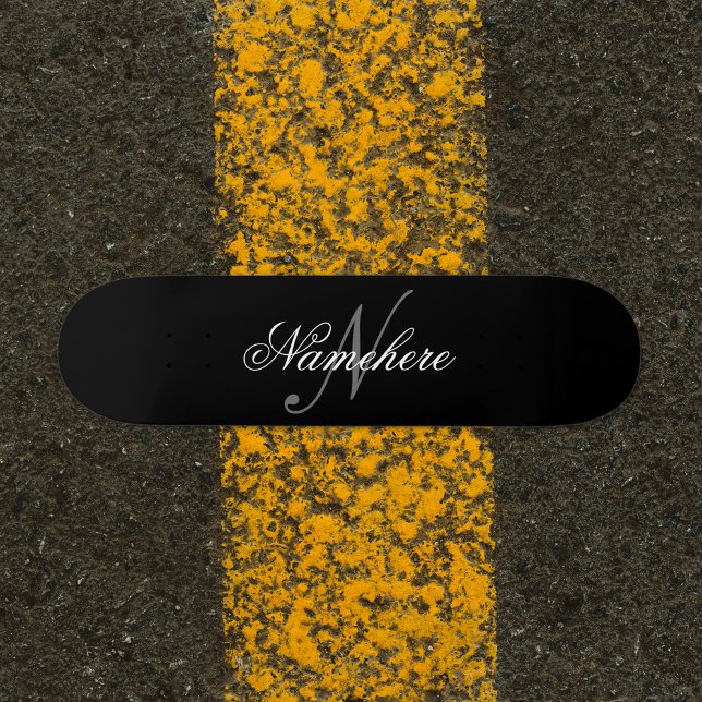 Skateboard Monogramme de nom noir et blanc personnalisé uniqu (Créateur téléchargé)