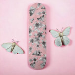 Skateboard Moth Meadow<br><div class="desc">Motif de papillon floral texturé</div>