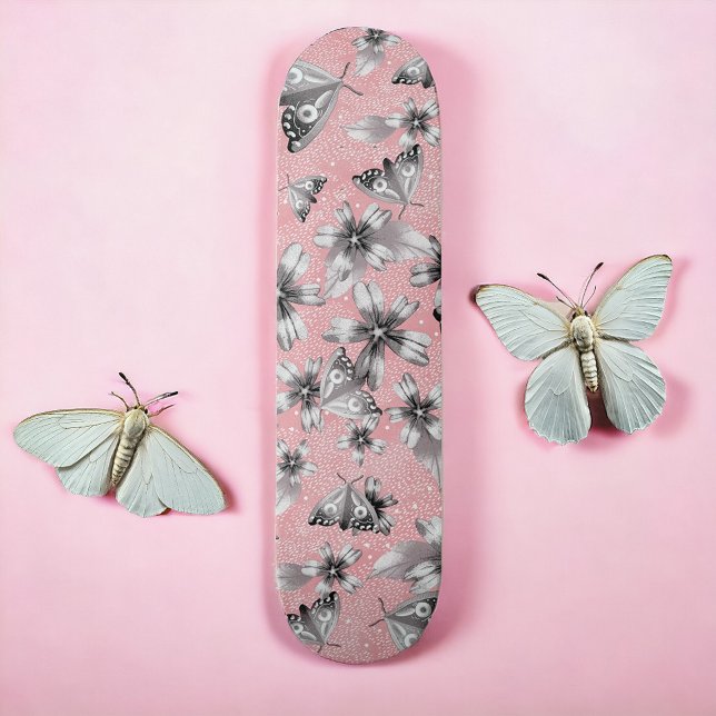 Skateboard Moth Meadow (Créateur téléchargé)