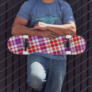 Skateboard Motif carreaux tartan blanc rouge violet