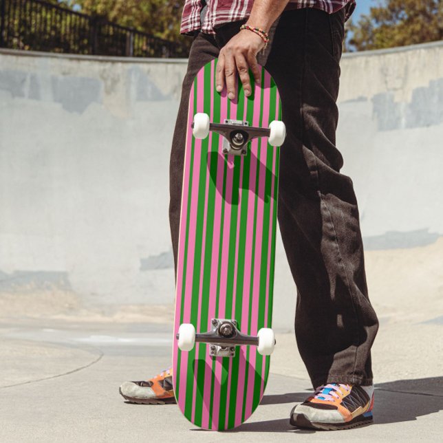 Skateboard Motif de design de rayures élégantes rose et vert  (Créateur téléchargé)