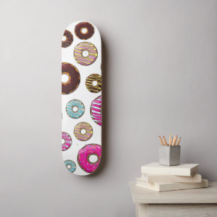 Skateboard Motif De Donuts, Donuts Colorés, Saupoudrages