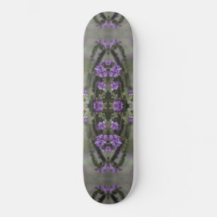 Skateboard Motif de fleur sauvage Héliotrope à sel pourpre