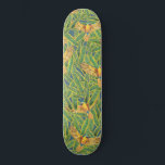 Skateboard Motif de perroquet Feuille vert tropical<br><div class="desc">Ce motif cool et dynamique conviendra parfaitement aux amateurs d'oiseaux. Il est agrémenté de perroquets jaune, bleu et orange peints à la main et de feuilles de bananes vert et jaune sur un simple arrière - plan bleu. Artsy, tendance, unique et moderne, parfait pour la saison estivale ! ***REMARQUE IMPORTANTE...</div>