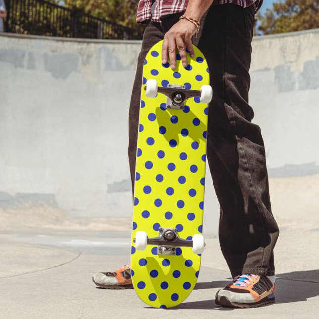 Skateboard Motif de points polka jaunes et bleus  (Créateur téléchargé)