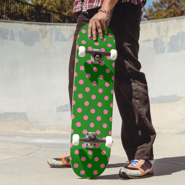 Skateboard Motif de pois roses sur fond vert  (Créateur téléchargé)