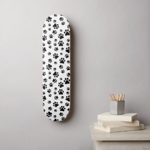 Skateboard Motif des pattes, pattes de chien, noir et blanc