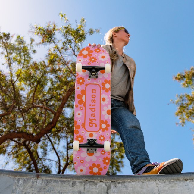 Skateboard Motif Rétro de Daisy Orange Rose Nom (Extérieur 1)