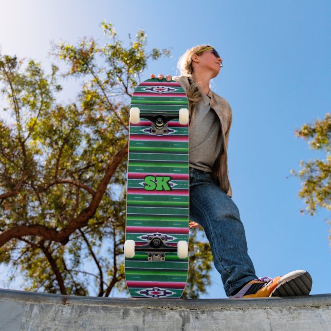 Skateboard Motif sape mexicain avec ou Monogram (Extérieur 1)