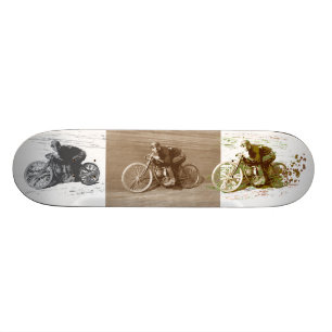 Skateboard Moto vintage emballant sur le conseil en bois