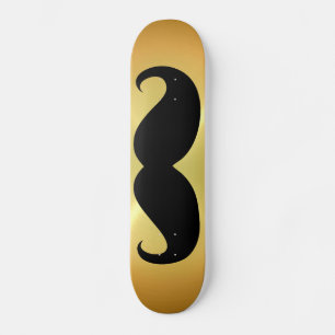 Skateboard Moustache noire drôle sur l'arrière - plan d'or