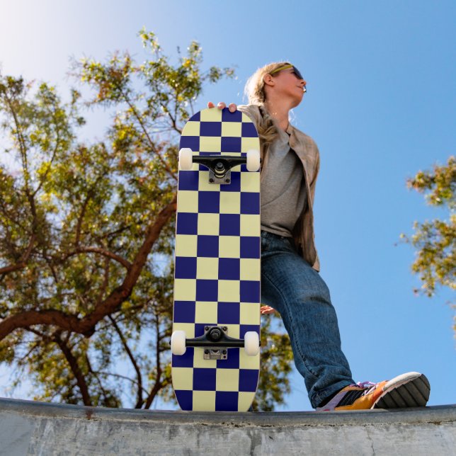 Skateboard Navy Blue and Yellow Checkerboard Pattern (Extérieur 1)