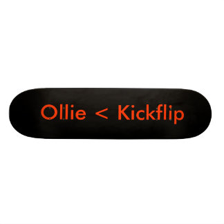 Skateboard noir, Ollie < Kickflip