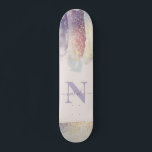 Skateboard Nom initial de la parties scintillant rose pourpre<br><div class="desc">Parties scintillant rose violet de fille scintillent initiale nom personnalisé cornhole. Belle illustration aquarelle,  un cadeau idéal d'anniversaire ou de Noël. ascenseur parfait pour votre amie de golfeuse ou parent.</div>