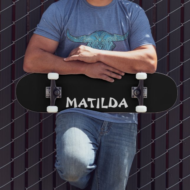 Skateboard Nom moderne noir | Style tendance (Extérieur 3)