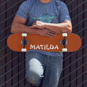 Skateboard Nom moderne rouille   Style tendance