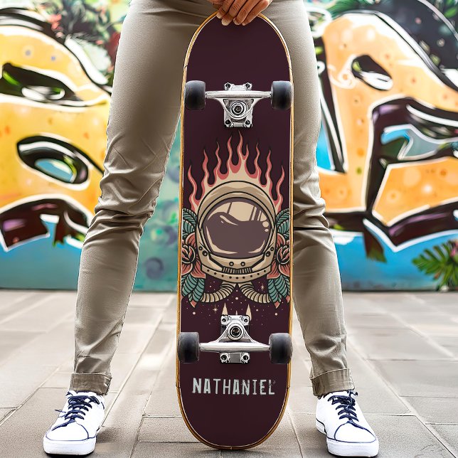 Skateboard Nom personnalisé des Roses de l'astronaute rétro (Créateur téléchargé)