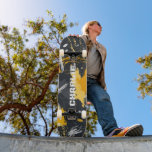 Skateboard Nom personnalisé des touches de brosse Abstraites<br><div class="desc">Brosse Abstraite moderne Trucs Nom personnalisé Skateboard vous propose votre nom personnalisé dans la typographie moderne sur un arrière - plan de touches gris, jaune et blanc. Personnalisez en modifiant le texte dans la zone de texte fournie. Offrez un cadeau sur mesure, un skateboard personnalisé à votre skateboarder préféré pour...</div>