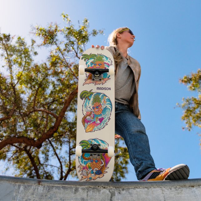 Skateboard Nom personnalisé Surfing Pineapple (Extérieur 1)