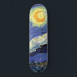 Skateboard Nuit d'étoile Vincent Van Gogh<br><div class="desc">Vincent Van Gogh Starry Night skateboard. Contrairement à des magasins similaires, Art Lover's Cafe présente des oeuvres d'art classiques à haute résolution qui ont été restaurées, équilibrées et retouchées avec soin afin d'éliminer les taches et les artefacts que l'on trouve généralement dans la plupart des reproductions vendues en ligne. Comparez...</div>