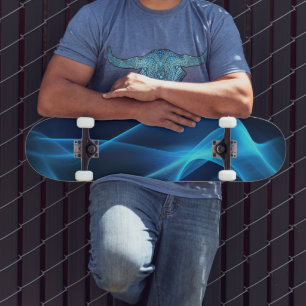 Skateboard Ondes bleues dans la lumière brillante