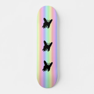 Skateboard Papillon noir sur arc-en-ciel