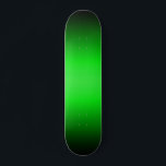 Skateboard Patinage à dégradé vert à noir<br><div class="desc">L'oeuvre présentée sur ce produit a été créée avec Adobe Illustrator,  et / ou Photoshop. Oeuvre de : Brady Arnold.</div>