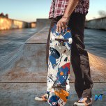 Skateboard Patinage de flux Abstrait moderne - Bold Organic<br><div class="desc">Ce jeu de skateboard présente un design abstrait moderne avec des formes organiques fluides et des couleurs audacieuses comme le bleu,  l'orange et le blanc. Idéal pour les patineurs qui apprécient l'expression artistique,  ce pont unisexe allie mouvement et style dynamique pour un regard hors du commun sur chaque trajet.</div>