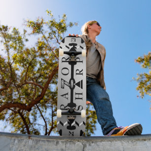 Skateboard Patinage en noir et argent monogramme