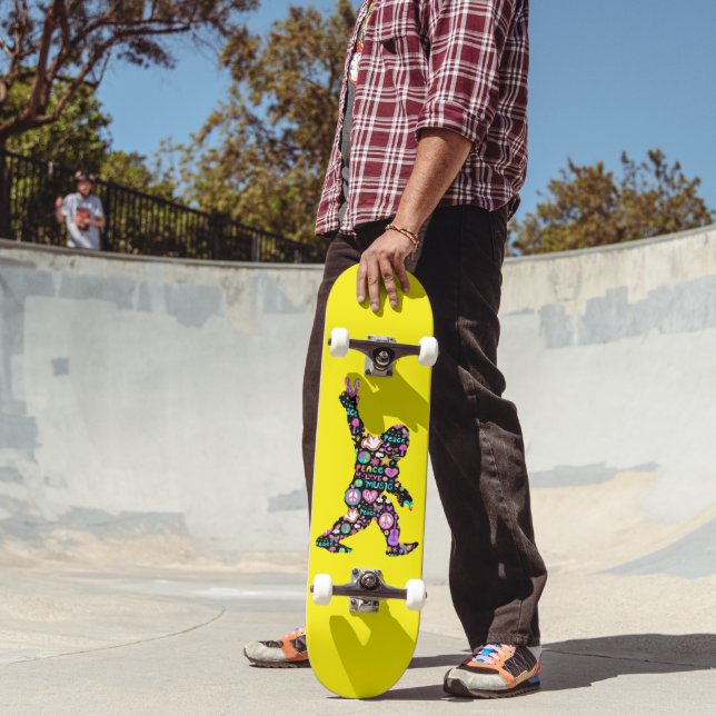 Skateboard Peace Love Bigfoot Hippie Funny Bigfoot Lover (Extérieur 2)