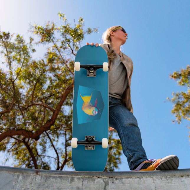 Skateboard Perroquet - Fond dégradé bleu |  (Extérieur 1)
