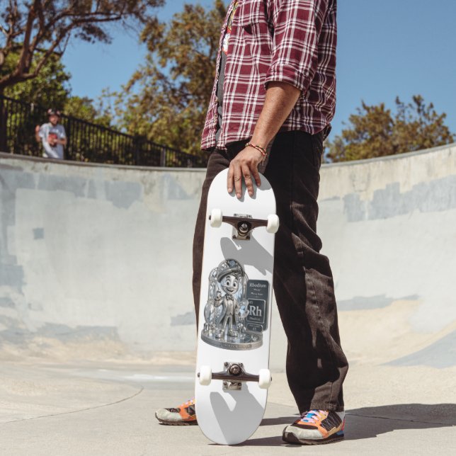Skateboard Personnage Rhodium de l'univers ATOMIVRA™ (Extérieur 2)