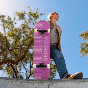Skateboard Personnalisé Zig Zag rose Fun et Edgy