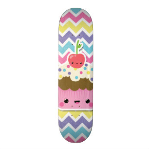 Skateboard Petit gâteau coloré de Kawaii sur des chevrons