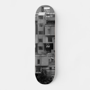 Skateboard Photographie d'architecture en noir et blanc 