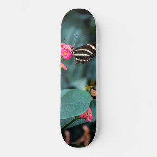 Skateboard Photographie de papillon sur fleur rose