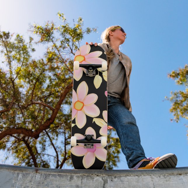 Skateboard Pink and Black Flower Pattern  (Extérieur 1)