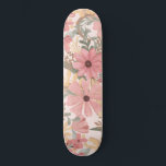 Skateboard Pink Sage Vert Floral Feuille Motif d'aquarelle<br><div class="desc">Cette motif élégante et féminine est parfaite pour une femme design et branchée. Il présente des fleurs de corail rose, rose moyen, marron, jaune doré et vert de forêt peintes à la main, ainsi que des feuilles sur un arrière - plan rose pâle. C'est le pays, joli, mignon, unique, artistique...</div>