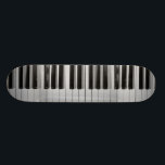 Skateboard Planche à roulettes de coutume de clavier de piano<br><div class="desc">Si vous êtes un virtuose ou quelqu'un de piano qui peuvent à peine jouer des baguettes,  vous êtes sûrs d'aimer cette planche à roulettes noire et blanche de coutume de clavier de piano.</div>