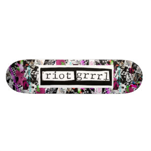 Skateboard Planche à roulettes de Grrrl d'émeute