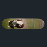 Skateboard Planche à roulettes de vache<br><div class="desc">Faites de la planche à roulettes avec une photo d'une vache là-dessus. Personnalisable.</div>