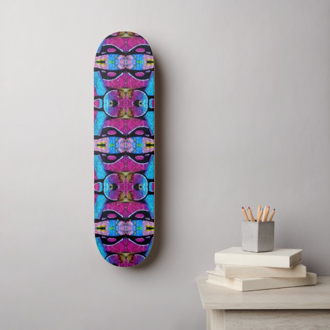 Skateboard Planche à roulettes graffiti violet. (Art mural)