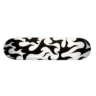 Skateboard planche à roulettes noire et blanche de conception