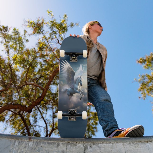 Skateboard Planche à roulettes Pégase dans les nuages (Extérieur 1)