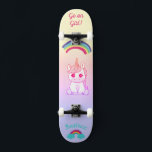 Skateboard Planche à roulettes Unicorne<br><div class="desc">Unicorne sur skateboard avec légendes personnalisées Unicorn Personnalisé Skateboard CLIQUEZ SUR OPTION PERSONNALISER MODÈLE ET ENTREZ LE NOM. vous pouvez également personnaliser d'autres légendes. skateboard cool conçu avec des couleurs vives et pour l'arrière - plan et une licorne funky chevauchant un skateboard. Ce Skateboard est une excellente idée cadeau pour...</div>
