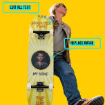 Skateboard Plus brillant que le soleil<br><div class="desc">Il s'agit d'un skateboard d'une sorte de skate car il est conçu par vous en utilisant notre modèle "Brighter Than the Sun". Remplacez la flamme par votre propre visage et ajoutez votre nom et un autre texte.</div>