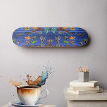 Skateboard Poisson d'or Océan Vie Corail bleu mer<br><div class="desc">Un océan bleu vivant sur votre skateboard. Profitez du patinage sur ce bel équipement qui apporte toute la vie marine à votre porte. Représentation de poissons,  étoiles de mer,  coraux,  rayons de piqûre,  crabes,  etc.</div>