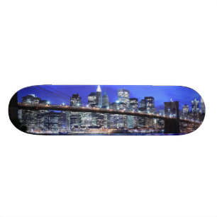 Skateboard Pont de Brooklyn et horizon de Manhattan